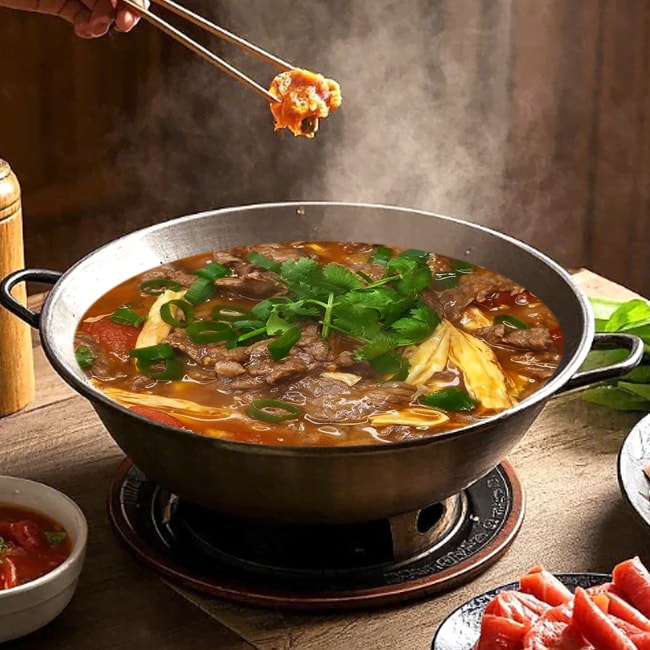 888 Суп с лапшой, говядиной и грибами